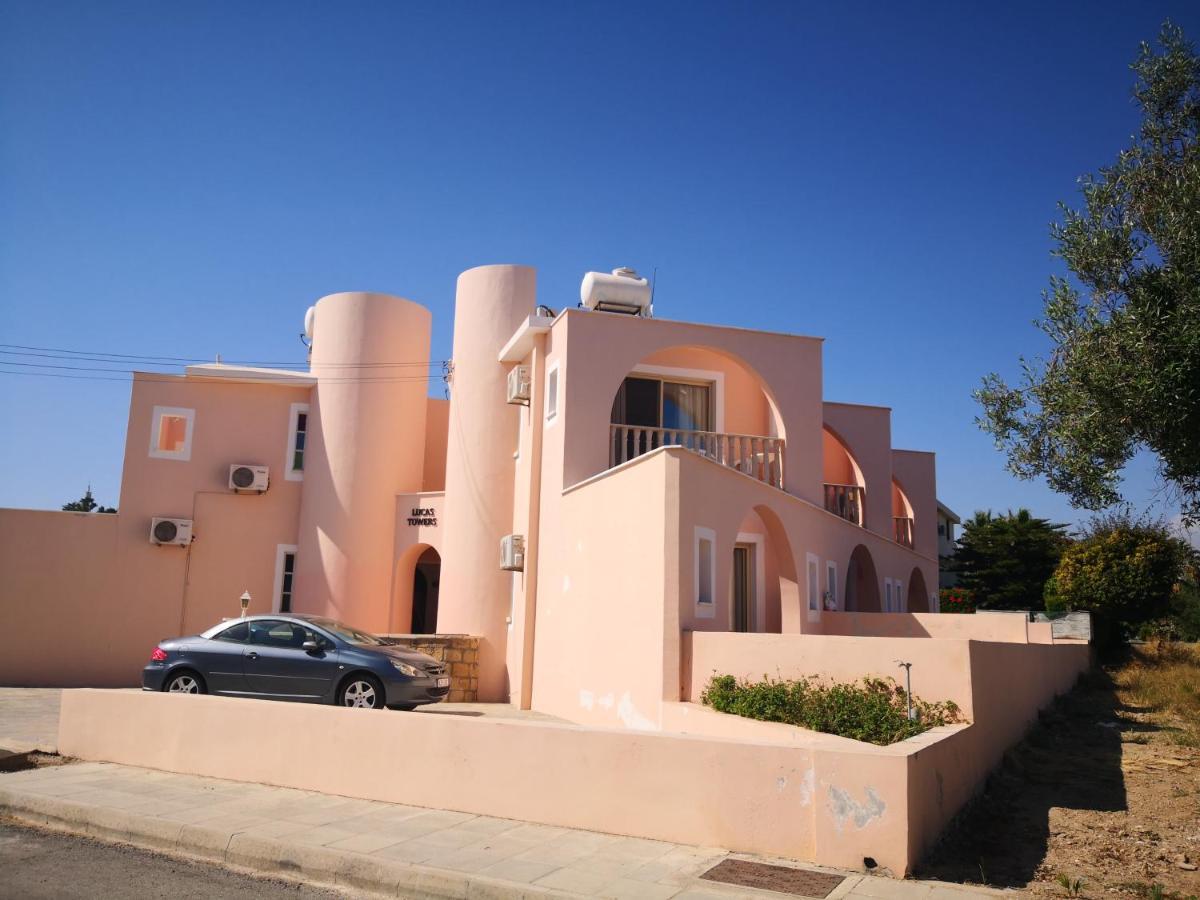 Seashell Apartments Paphos Extérieur photo