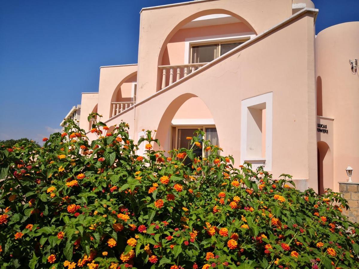 Seashell Apartments Paphos Extérieur photo