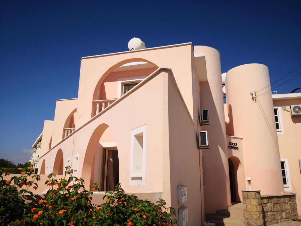 Seashell Apartments Paphos Extérieur photo