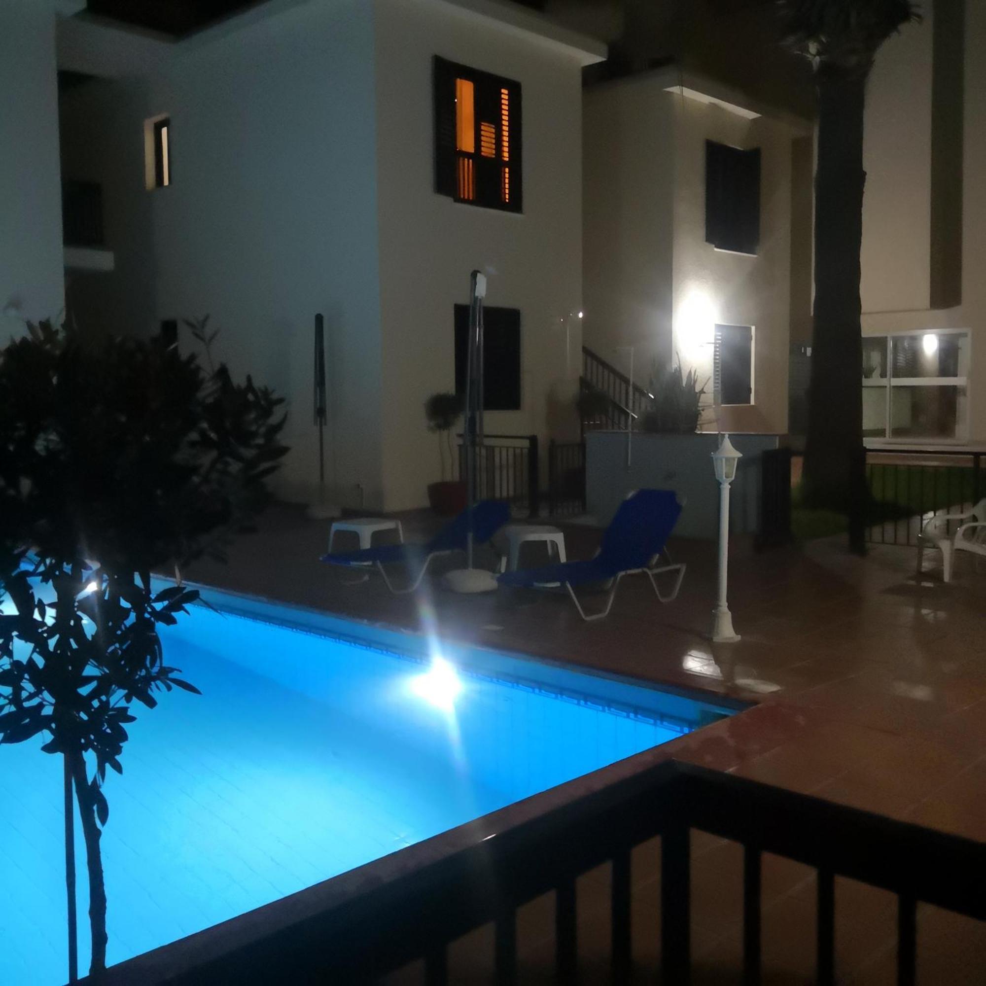 Seashell Apartments Paphos Extérieur photo