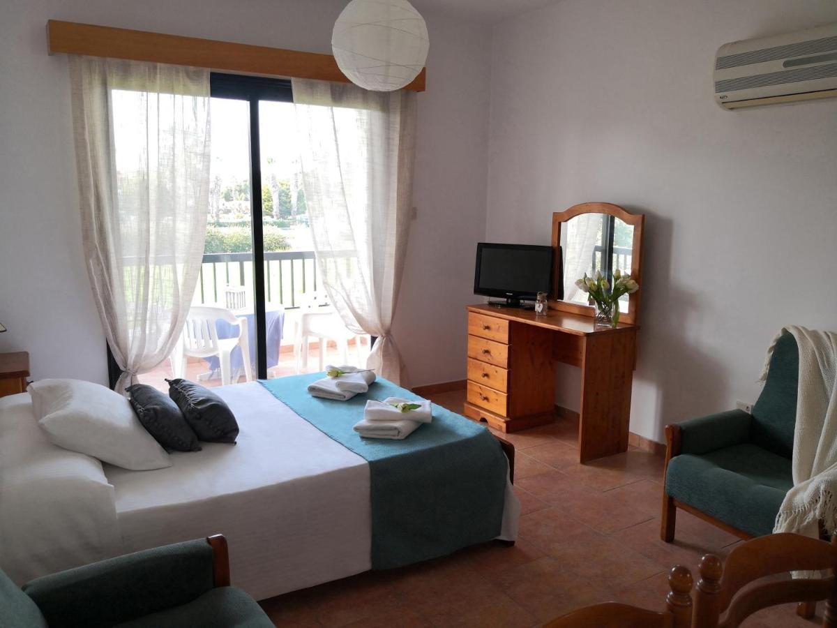 Seashell Apartments Paphos Extérieur photo