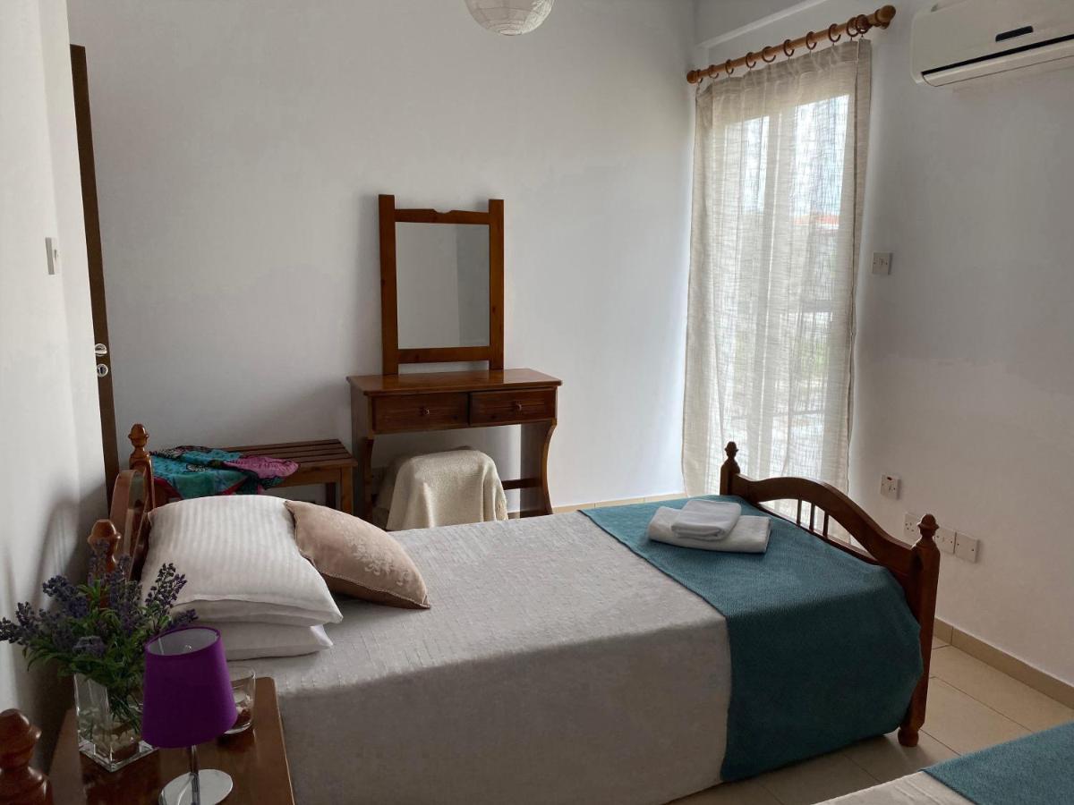 Seashell Apartments Paphos Extérieur photo