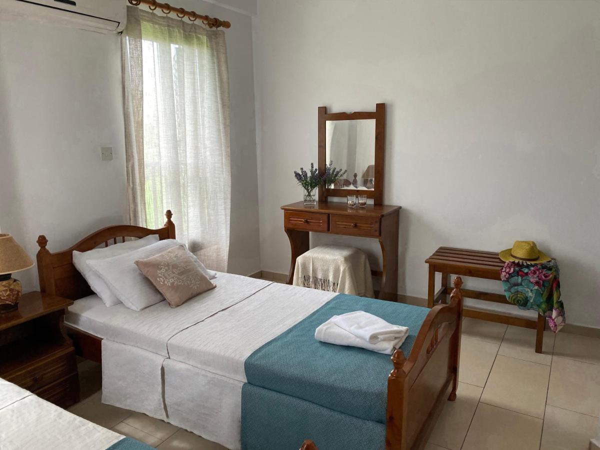 Seashell Apartments Paphos Extérieur photo